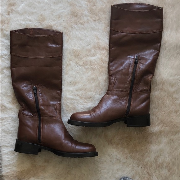 Brown leather boots - Picture 2 of 2